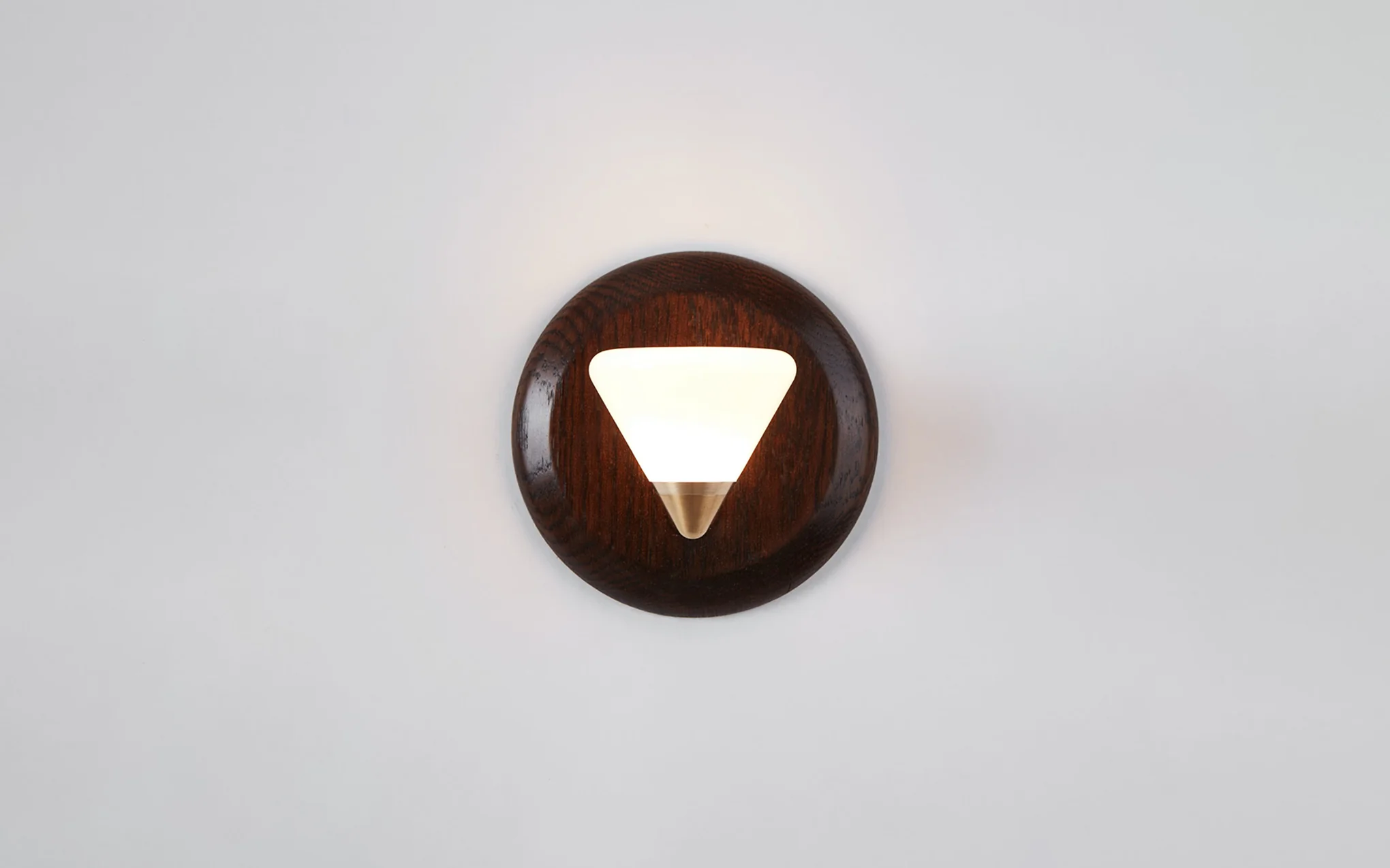 Apollo sconce