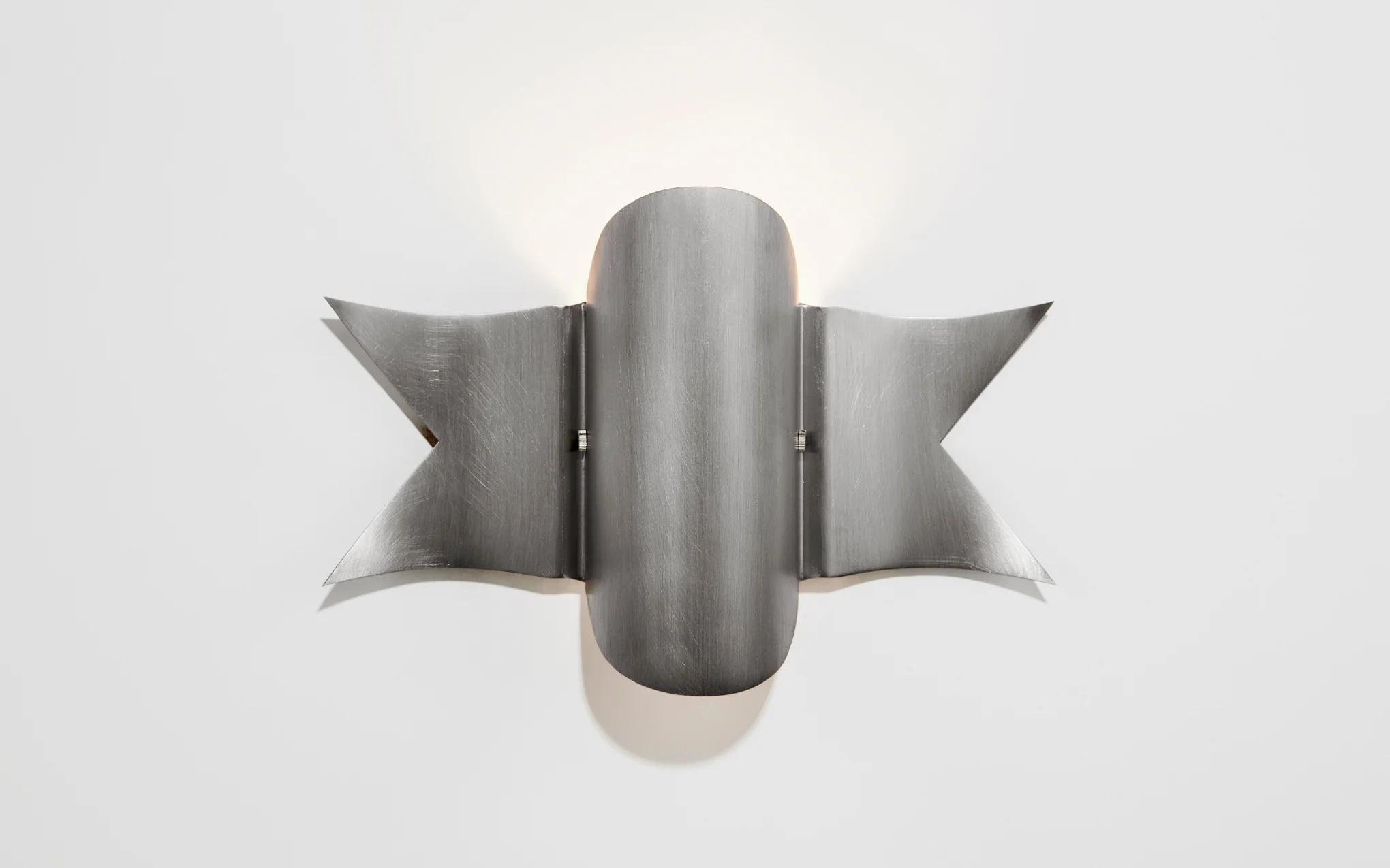 Banner sconce