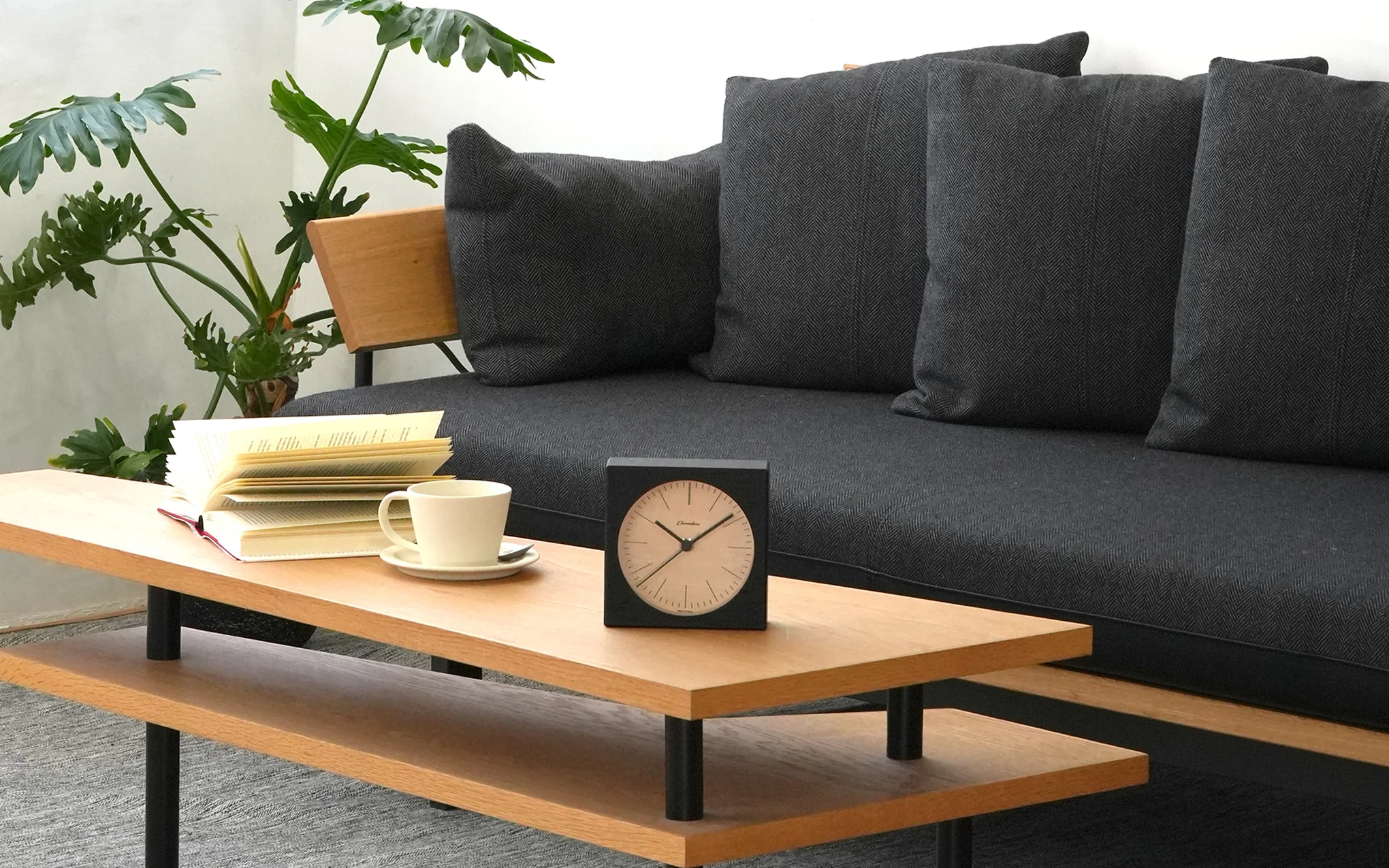 Chambre Line desk clock - Image 9