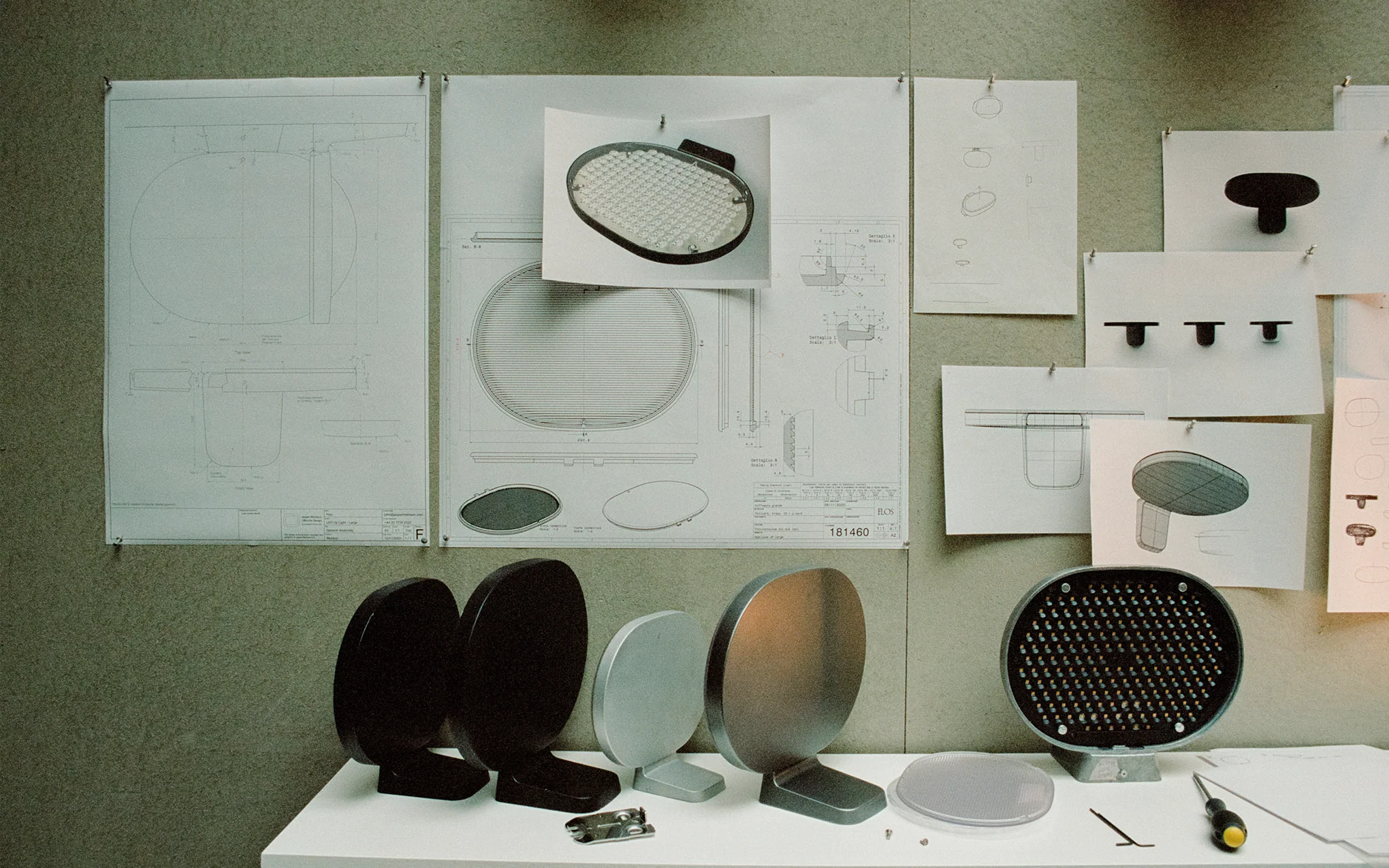 Ex-Display Oplight wall lamp, W1 - satin black - Image 4