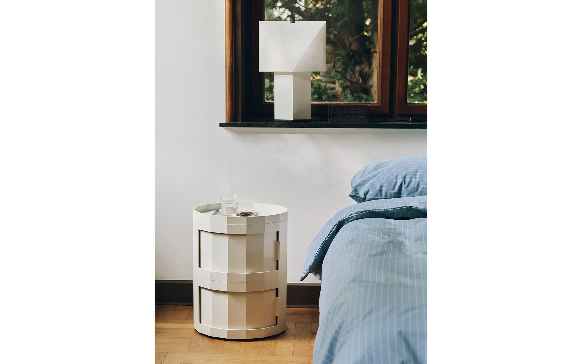 Facet cabinet 20 - Image 12