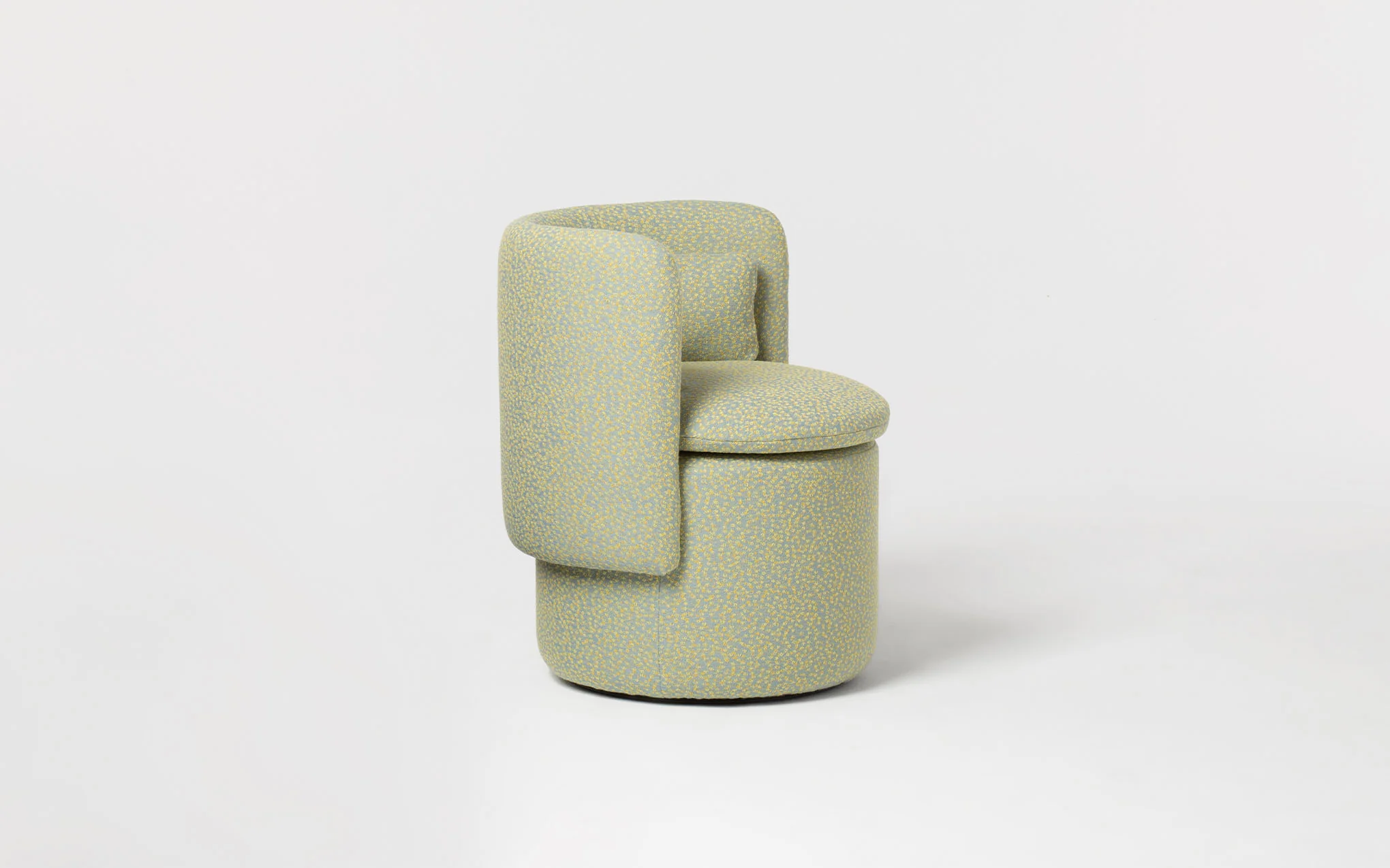 Group cocktail chair with swivel base