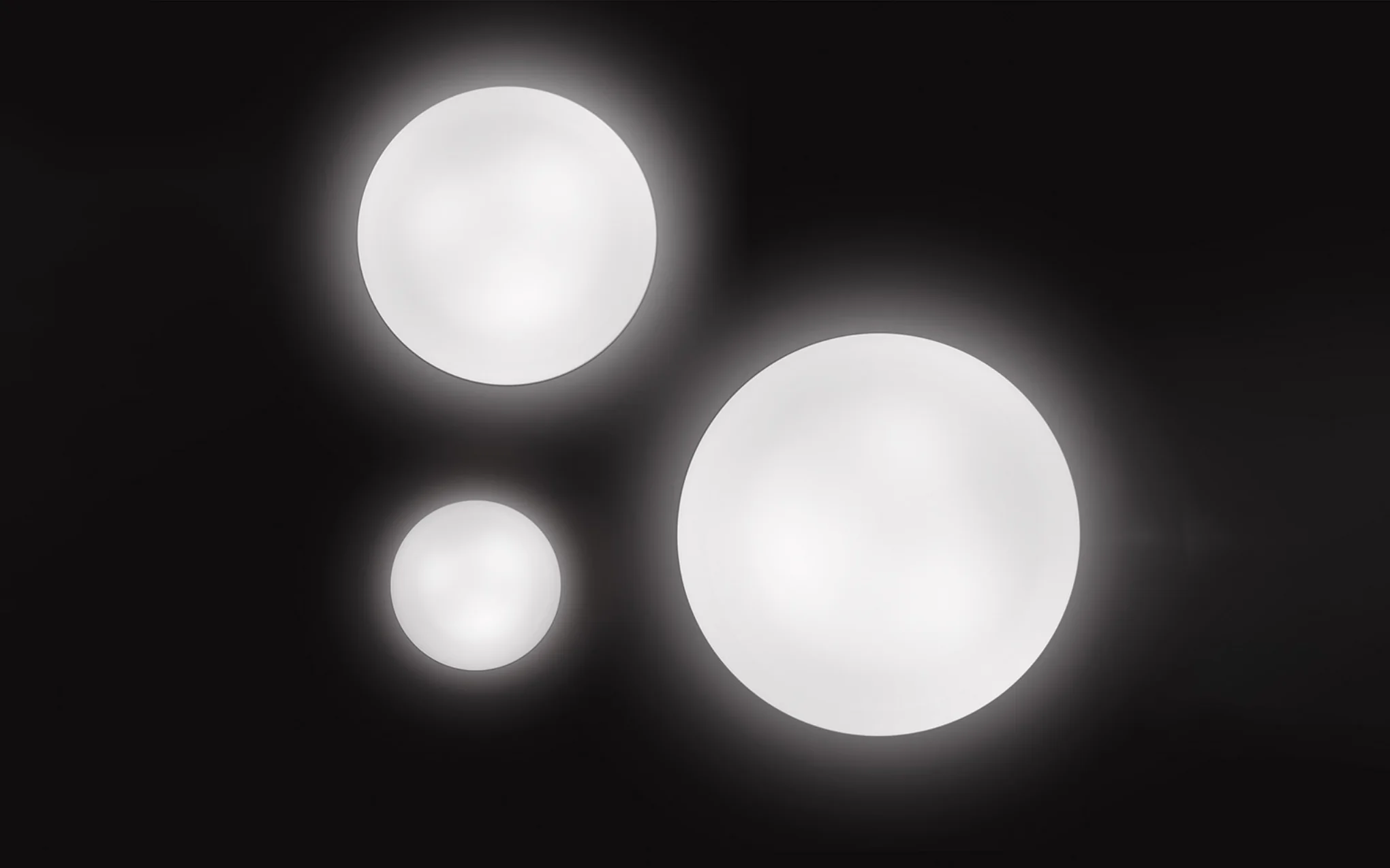 Itka ceiling/wall light