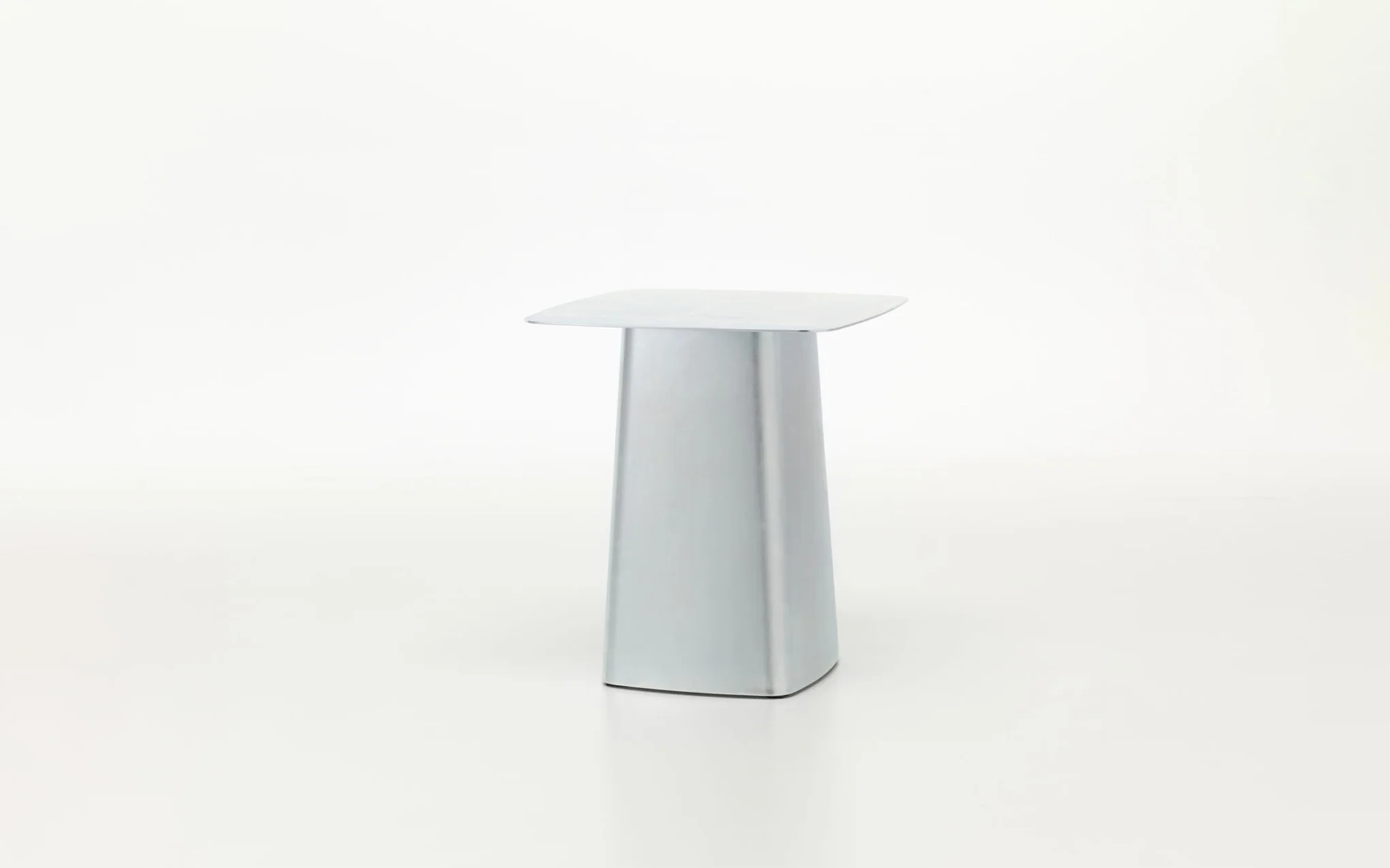 Metal Side Table - outdoor - Image 4