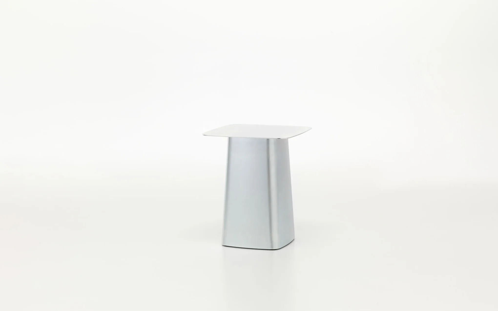 Metal Side Table - outdoor - Image 5