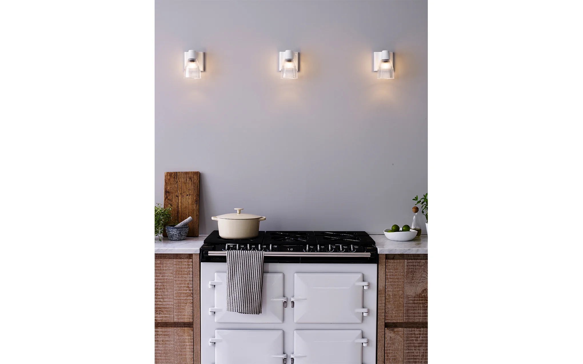 Minster 1 - Prismatic Wall Light - Image 3