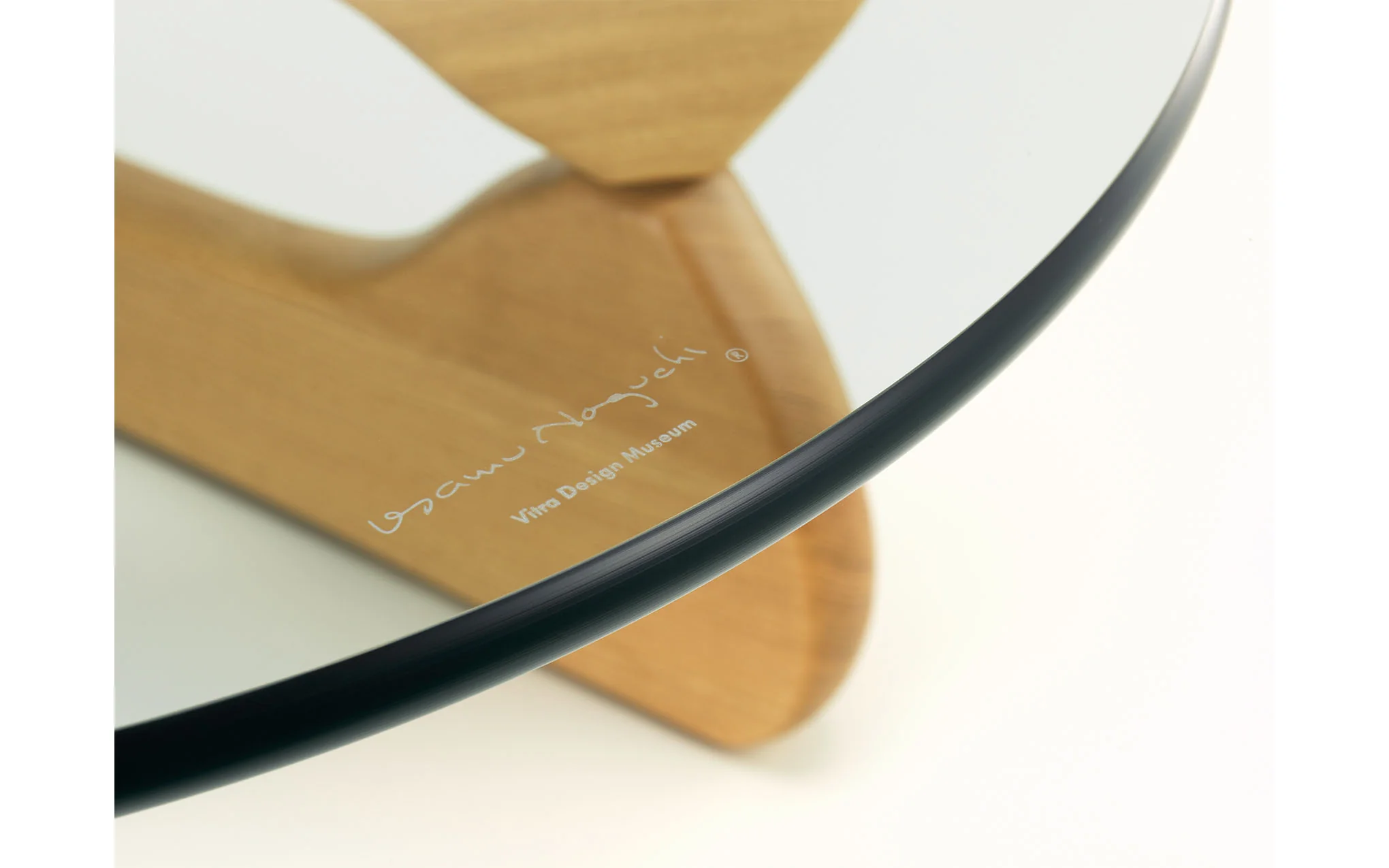 Noguchi Coffee table - Image 2