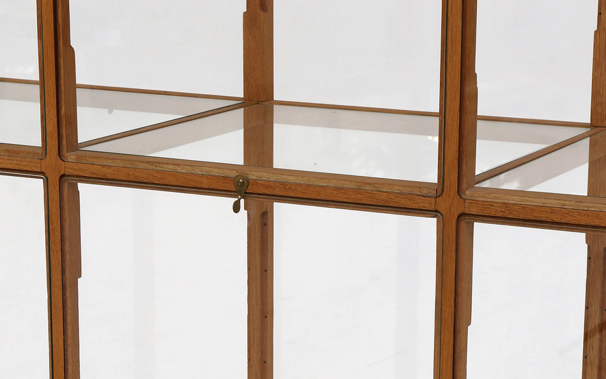Oak display cabinet - Image 11