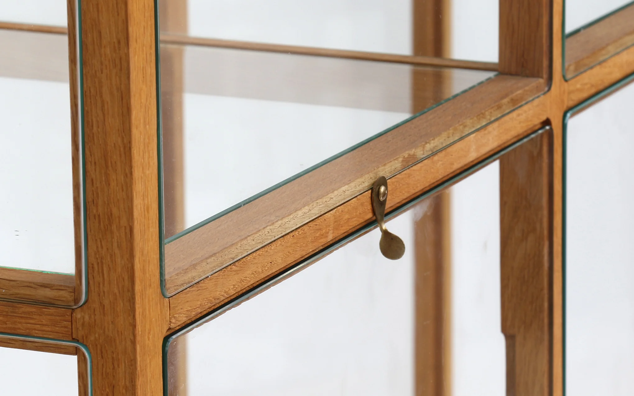 Oak display cabinet - Image 13