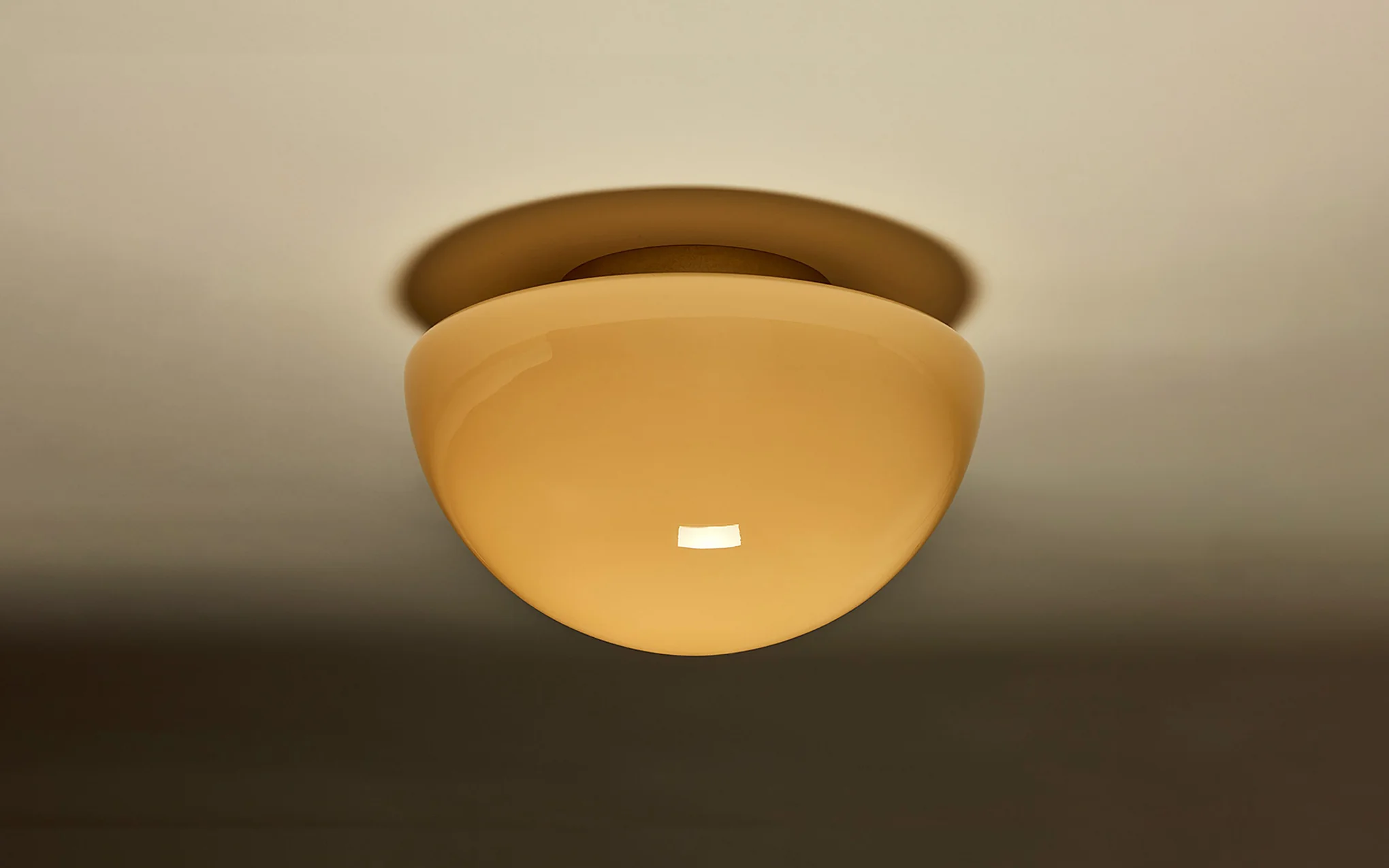 Pearl surface mount