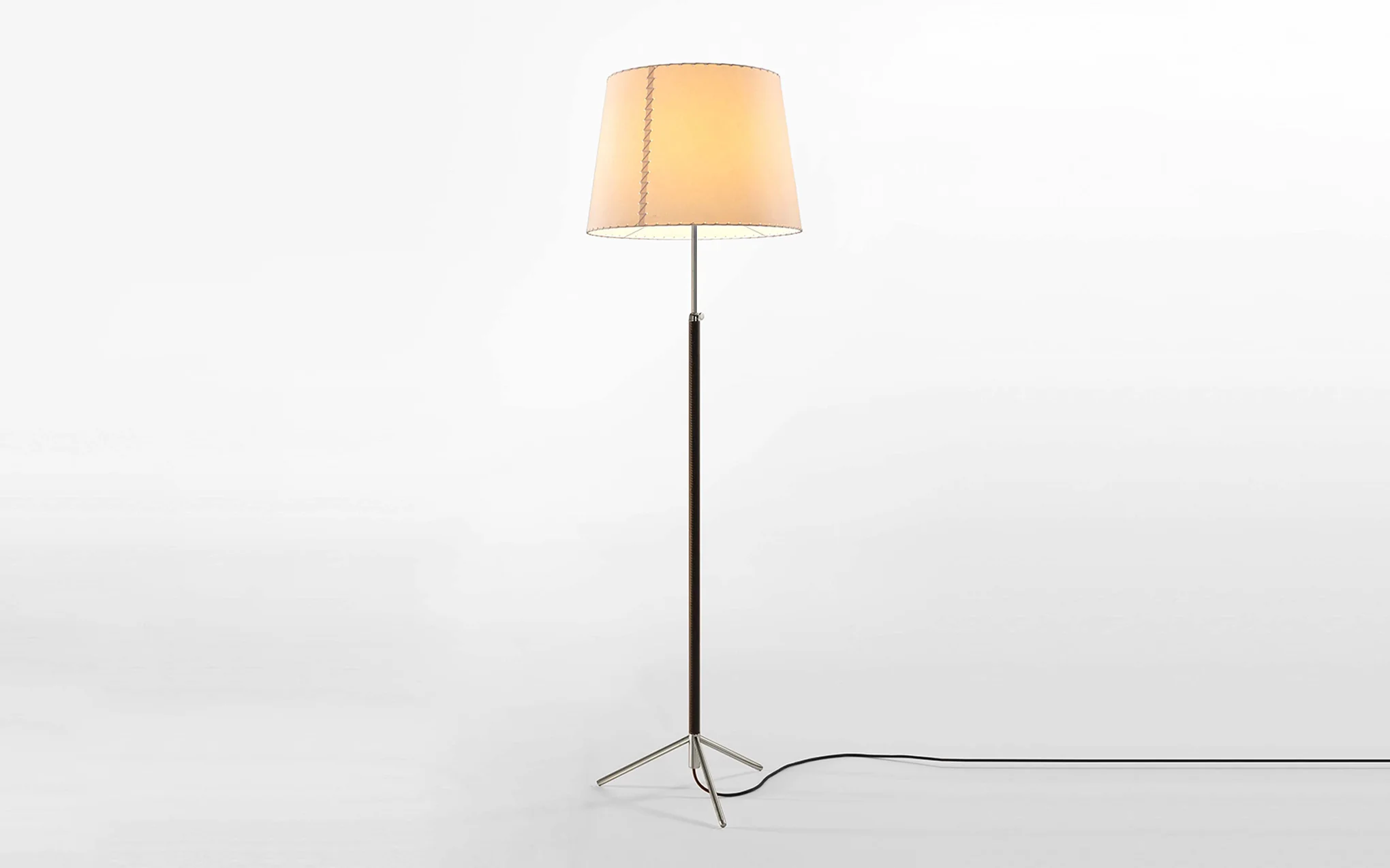 Pie de Salón floor lamp - Image 10