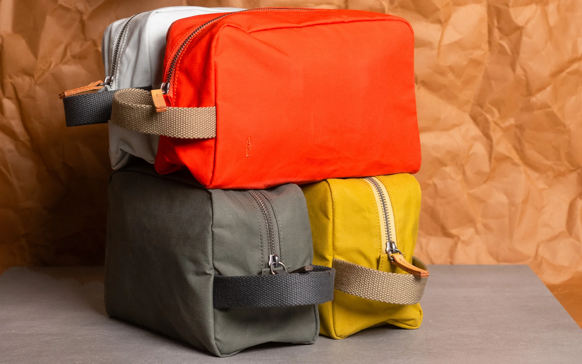 Simon waxed cotton washbag - Image 11