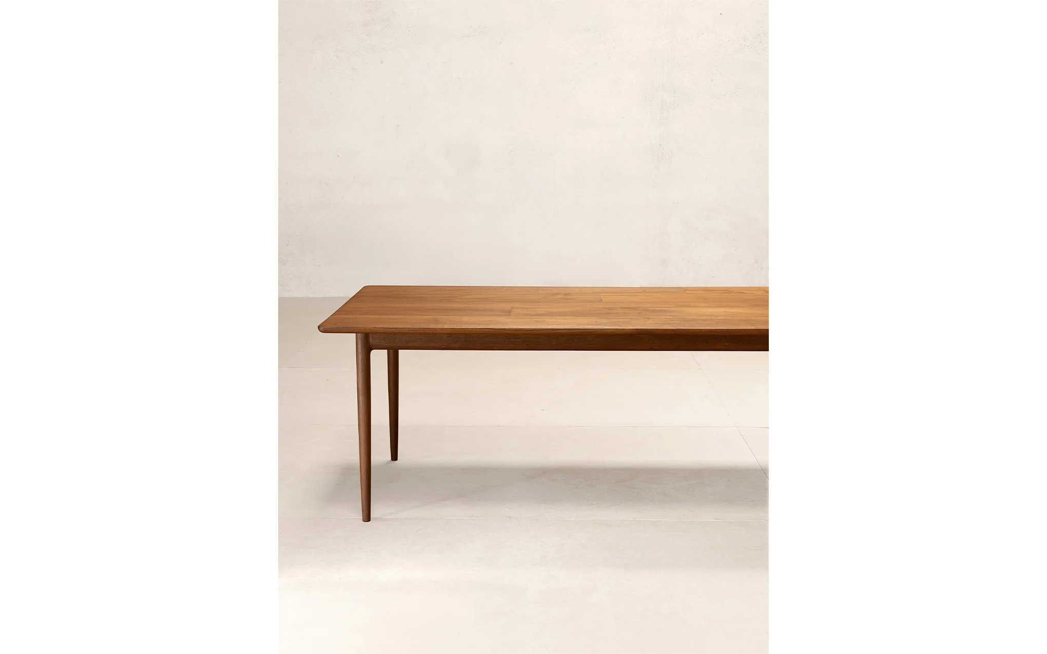 Tangāli dining table - Image 2